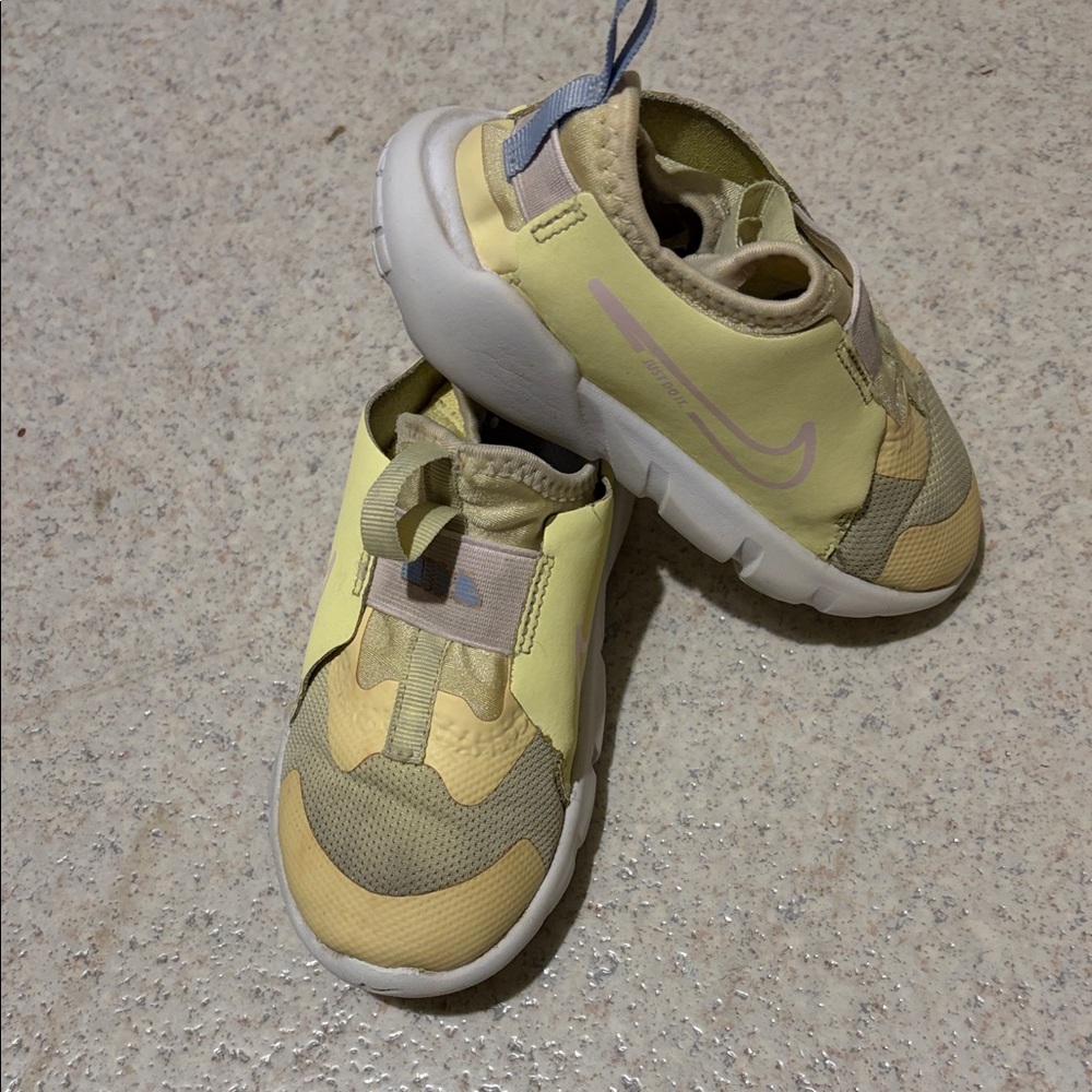 Nike Kids Yellow  Slip-On Sneakers